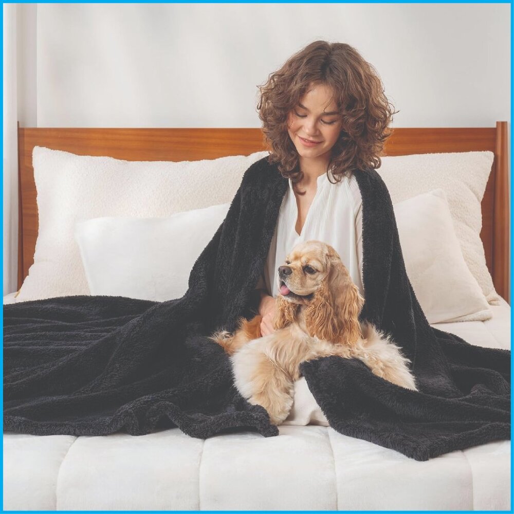 BedKlothes Ultra-Soft Blanket Jacket – Black, 58" x 64", Unisex Cozy